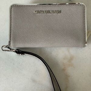 Brand New Michael Kors Wristlet